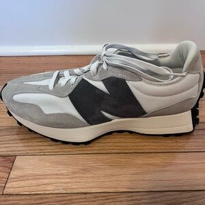 New Balance Men's 327 Nimbus Cloud Gray and white sneakers sz 11.5 rarely worn